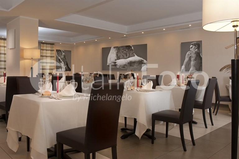 Cardinal Hotel St